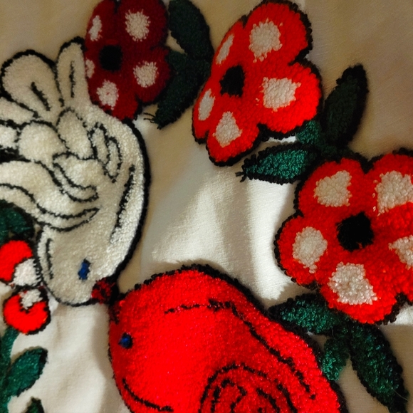 Set of needle punch embroidered pillow cases - Picture 4 of 5
